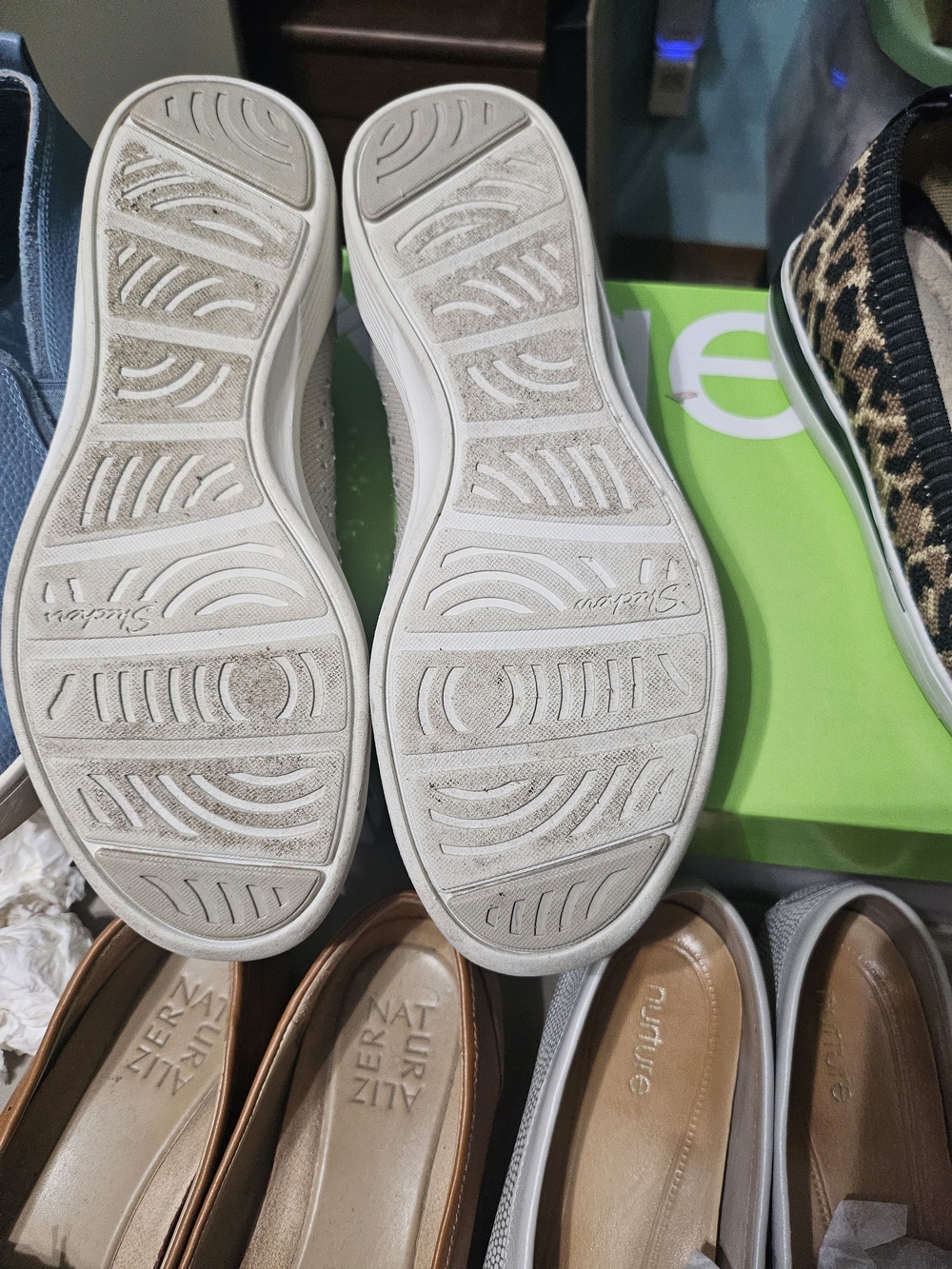 Skechers Women's Sparkle Slip-On Flats in Light Beige Size 6.5M - Picture 3 of 3